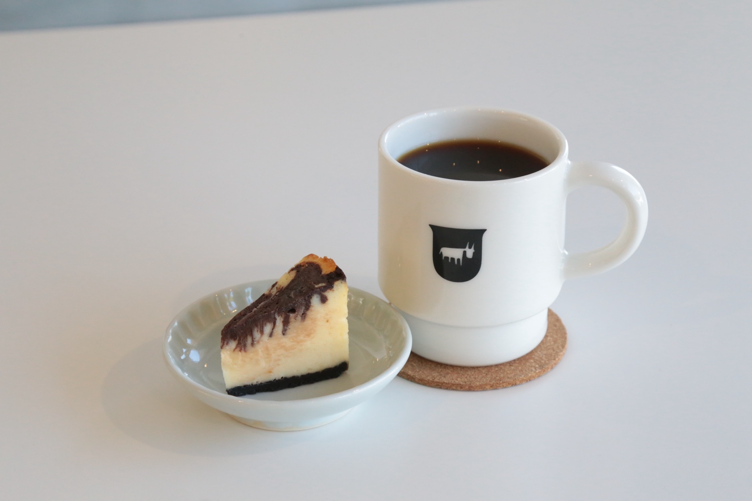 USHIICHI cheesecake and coffee